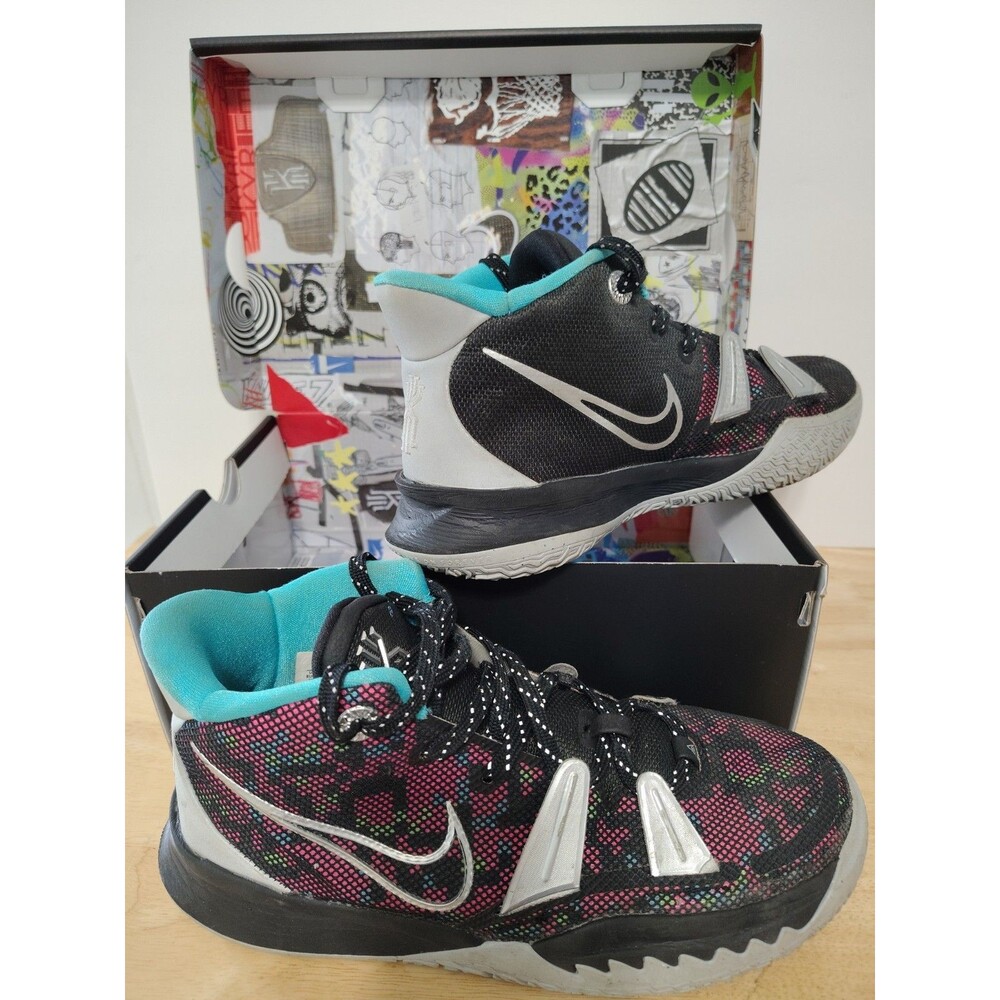 Nike Kyrie 7 GS Size 7Y Pixel Camo Black Metallic Silver CT4080-008 Eur40 W/Box